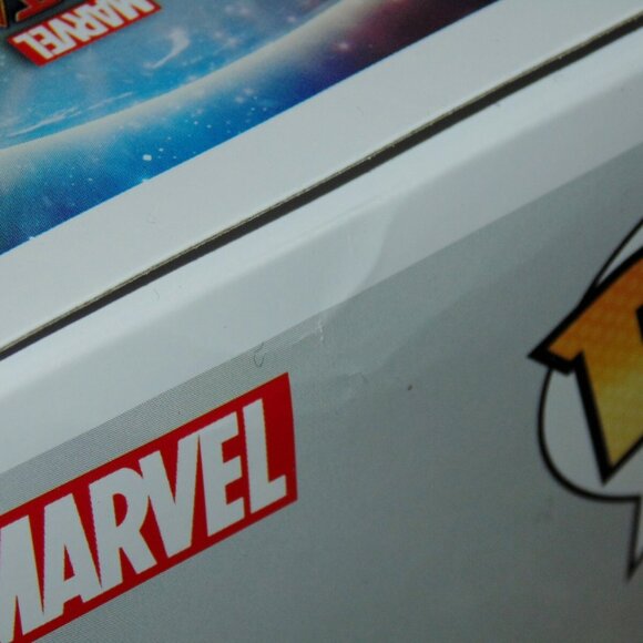 2019 Funko Pop! Marvel Captain Marvel Walmart Glow in the Dark New in Box # 432 - Picture 5 of 10